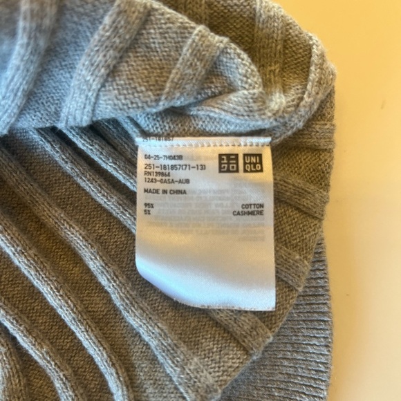 Uniqlo Ladies Light Gray Long Sleeve Cotton Cashmere Ribbed Top Sweater - Picture 4 of 5